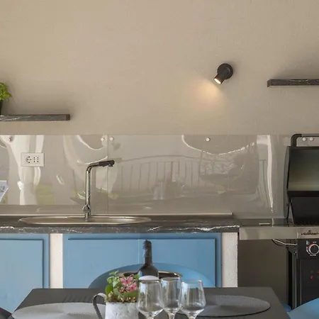 3 Bedroom Gorgeous In Semesterbostad